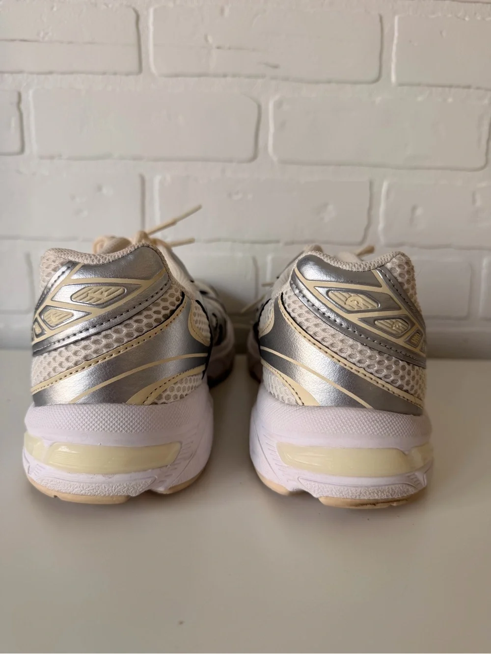 Asics 1130 Cream and Silver Athletic Sneakers, 8.5W, 40